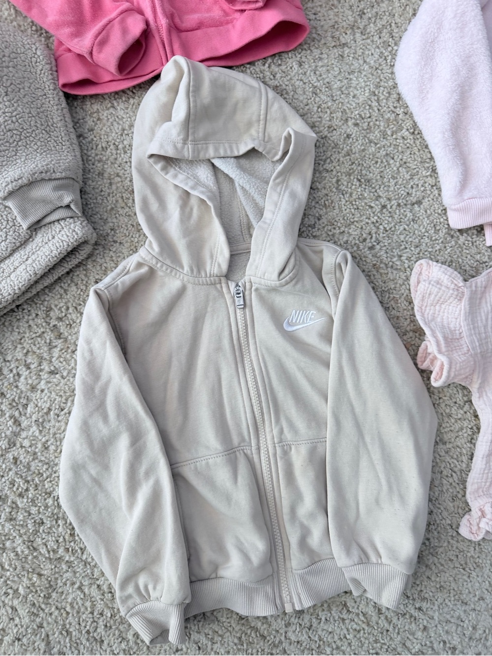 Kids sweaters bundle - Picture 3 of 6